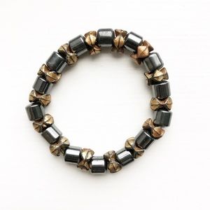 Monochrome & bronze magnetic stretch bead bracelet